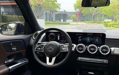 Mercedes-Benz GLB, 2022 год, 2 300 000 рублей, 13 фотография