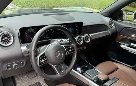 Mercedes-Benz GLB, 2022 год, 2 300 000 рублей, 14 фотография