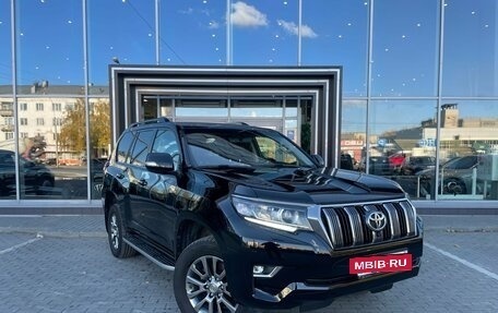 Toyota Land Cruiser Prado 150 рестайлинг 2, 2018 год, 3 930 000 рублей, 3 фотография