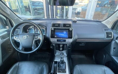 Toyota Land Cruiser Prado 150 рестайлинг 2, 2018 год, 3 930 000 рублей, 9 фотография