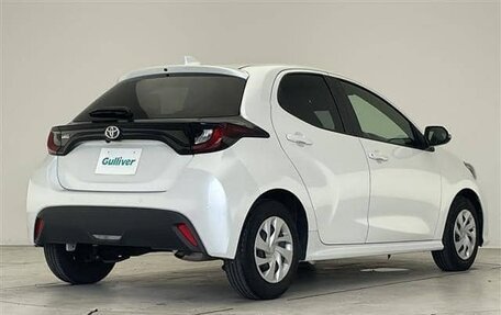 Toyota Yaris, 2023 год, 770 002 рублей, 4 фотография