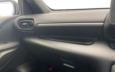 Toyota Yaris, 2023 год, 770 002 рублей, 19 фотография