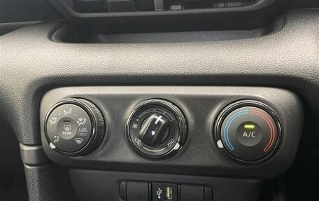 Toyota Yaris, 2023 год, 770 002 рублей, 18 фотография