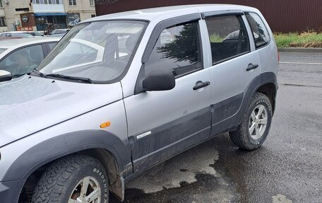 Chevrolet Niva I рестайлинг, 2011 год, 490 000 рублей, 2 фотография