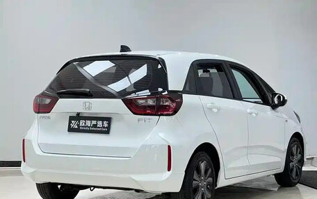 Honda Fit, 2022 год, 1 400 000 рублей, 4 фотография