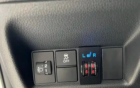 Honda Fit, 2022 год, 1 400 000 рублей, 16 фотография