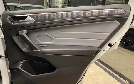 Volkswagen Tiguan II, 2022 год, 4 300 000 рублей, 5 фотография