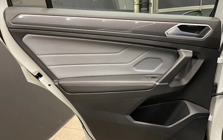 Volkswagen Tiguan II, 2022 год, 4 300 000 рублей, 6 фотография