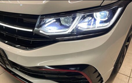Volkswagen Tiguan II, 2022 год, 4 300 000 рублей, 22 фотография