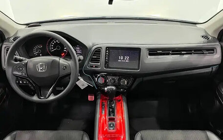 Honda Vezel, 2022 год, 1 600 000 рублей, 7 фотография