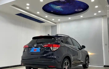 Honda Vezel, 2022 год, 1 600 000 рублей, 6 фотография