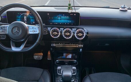 Mercedes-Benz A-Класс, 2019 год, 2 200 000 рублей, 2 фотография