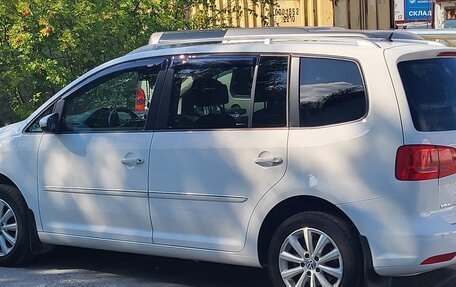 Volkswagen Touran III, 2012 год, 910 000 рублей, 3 фотография