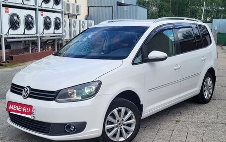 Volkswagen Touran III, 2012 год, 910 000 рублей, 4 фотография