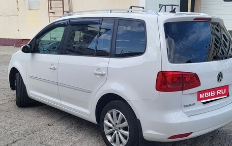 Volkswagen Touran III, 2012 год, 910 000 рублей, 6 фотография
