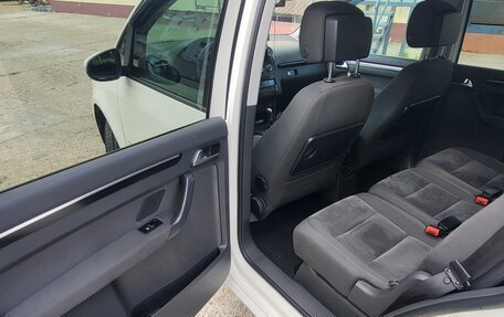 Volkswagen Touran III, 2012 год, 910 000 рублей, 21 фотография