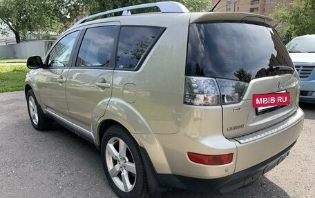 Mitsubishi Outlander III рестайлинг 3, 2008 год, 1 500 000 рублей, 9 фотография