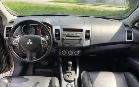 Mitsubishi Outlander III рестайлинг 3, 2008 год, 1 500 000 рублей, 17 фотография