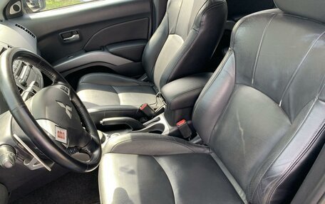 Mitsubishi Outlander III рестайлинг 3, 2008 год, 1 500 000 рублей, 16 фотография
