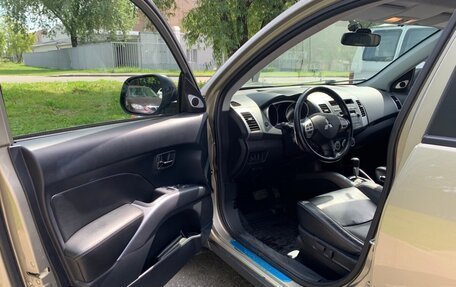 Mitsubishi Outlander III рестайлинг 3, 2008 год, 1 500 000 рублей, 14 фотография