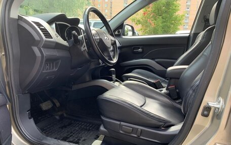 Mitsubishi Outlander III рестайлинг 3, 2008 год, 1 500 000 рублей, 15 фотография