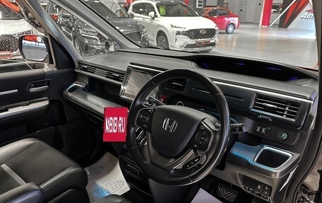 Honda Stepwgn IV, 2017 год, 2 257 000 рублей, 10 фотография