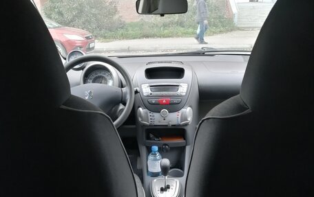 Peugeot 107 I рестайлинг, 2011 год, 520 000 рублей, 17 фотография