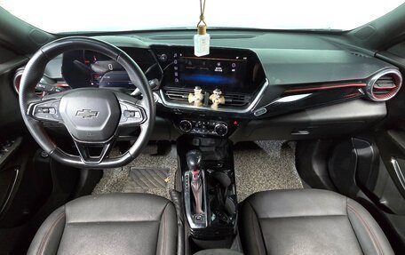 Chevrolet Trax, 2023 год, 1 720 000 рублей, 6 фотография