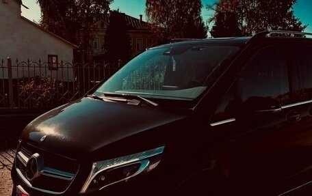 Mercedes-Benz V-Класс, 2017 год, 4 900 000 рублей, 3 фотография
