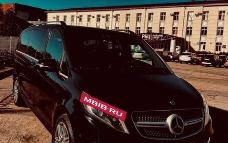 Mercedes-Benz V-Класс, 2017 год, 4 900 000 рублей, 2 фотография
