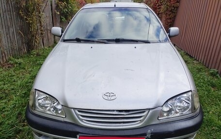 Toyota Avensis III рестайлинг, 2000 год, 350 000 рублей, 1 фотография