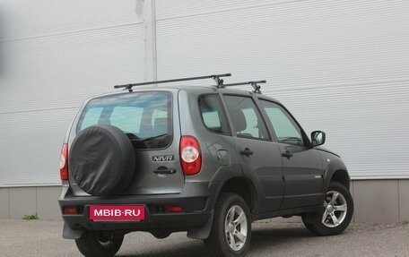 Chevrolet Niva I рестайлинг, 2017 год, 587 000 рублей, 2 фотография