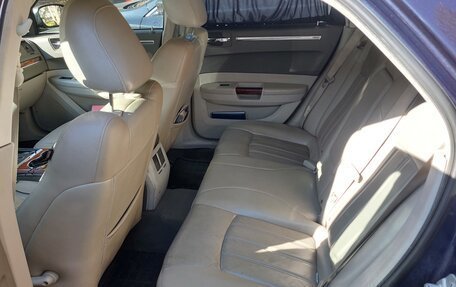 Chrysler 300C II, 2008 год, 650 000 рублей, 13 фотография