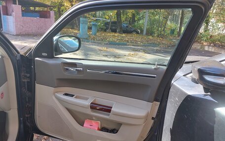 Chrysler 300C II, 2008 год, 650 000 рублей, 16 фотография