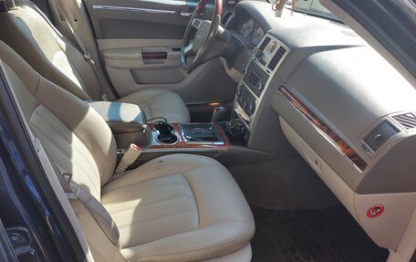 Chrysler 300C II, 2008 год, 650 000 рублей, 15 фотография