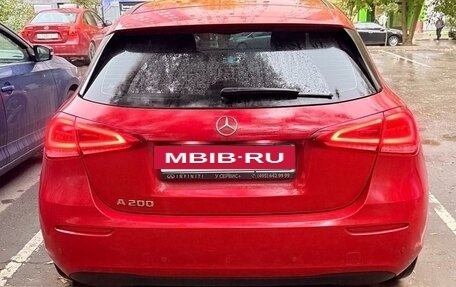 Mercedes-Benz A-Класс, 2019 год, 1 950 000 рублей, 4 фотография