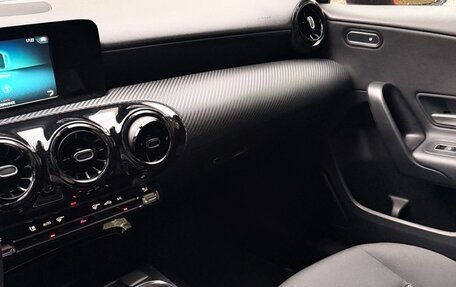 Mercedes-Benz A-Класс, 2019 год, 1 950 000 рублей, 3 фотография