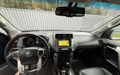 Toyota Land Cruiser Prado 150 рестайлинг 2, 2010 год, 3 100 000 рублей, 12 фотография