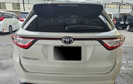Toyota Harrier, 2017 год, 1 900 000 рублей, 3 фотография