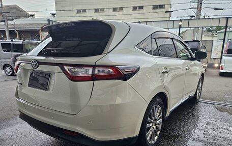 Toyota Harrier, 2017 год, 1 900 000 рублей, 4 фотография