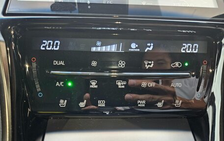 Toyota Harrier, 2017 год, 1 900 000 рублей, 22 фотография