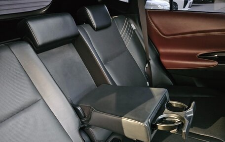 Toyota Harrier, 2017 год, 1 900 000 рублей, 29 фотография