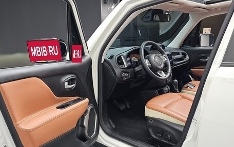 Jeep Renegade I рестайлинг, 2023 год, 1 580 000 рублей, 9 фотография