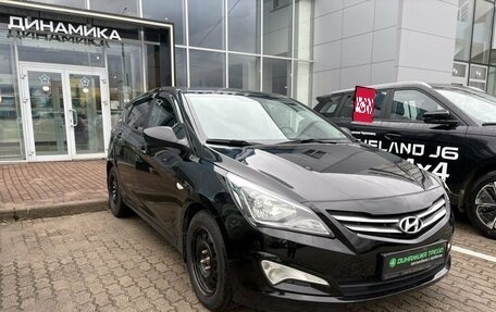 Hyundai Solaris II рестайлинг, 2015 год, 670 000 рублей, 3 фотография