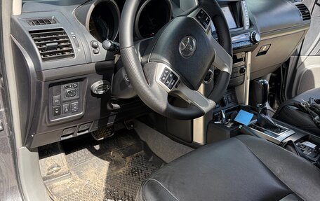 Toyota Land Cruiser Prado 150 рестайлинг 2, 2012 год, 3 069 000 рублей, 14 фотография