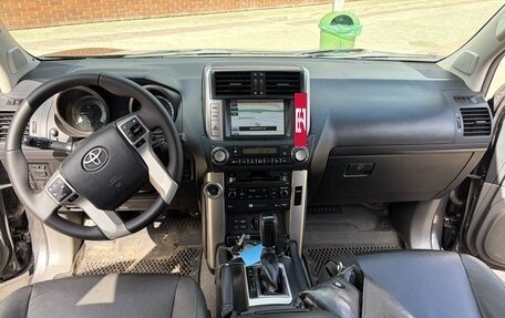 Toyota Land Cruiser Prado 150 рестайлинг 2, 2012 год, 3 069 000 рублей, 12 фотография