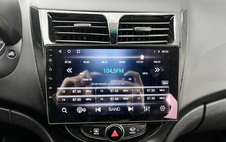 Hyundai Solaris II рестайлинг, 2015 год, 880 000 рублей, 13 фотография