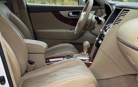 Infiniti QX70, 2014 год, 2 499 000 рублей, 7 фотография