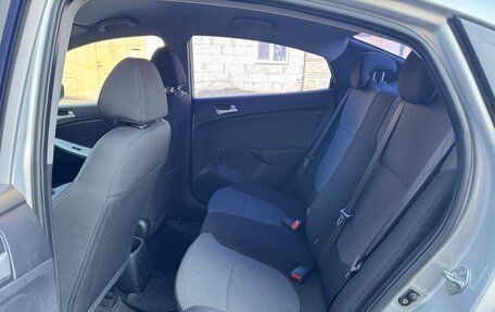 Hyundai Solaris II рестайлинг, 2011 год, 870 000 рублей, 5 фотография