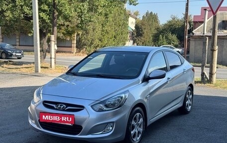 Hyundai Solaris II рестайлинг, 2011 год, 870 000 рублей, 4 фотография